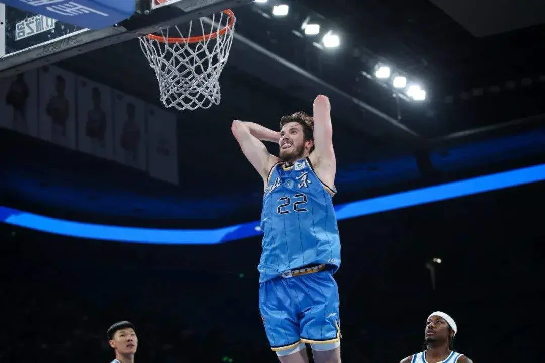 体育竞猜-包含里昂内部会议纪要流出：清晨绝杀压哨，CBA常规赛使命明确，阵容厚度经受考验的词条